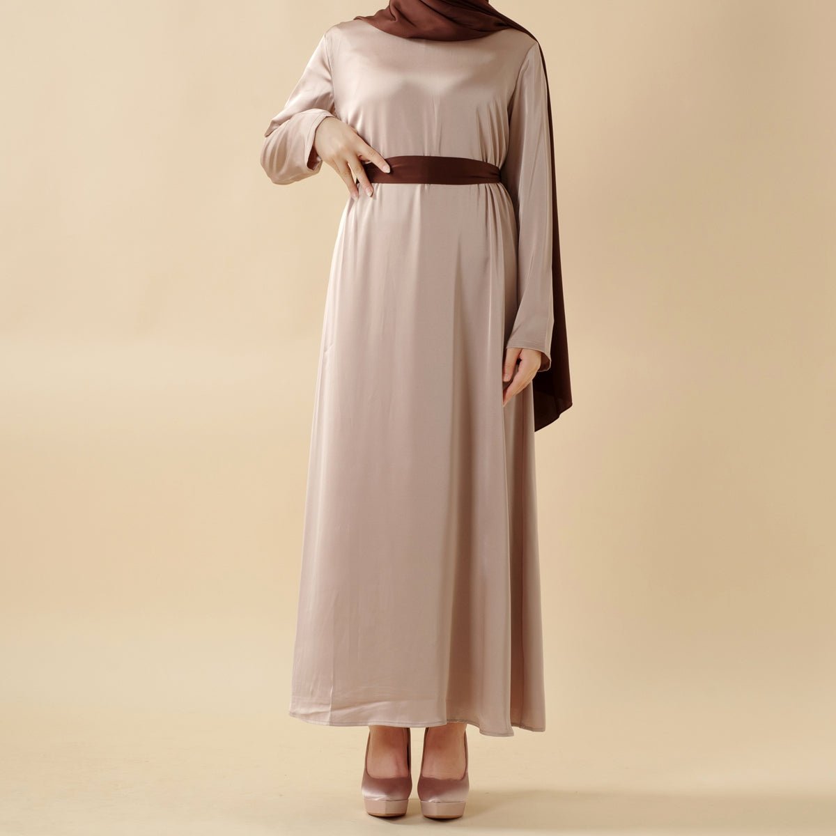 Bow Tie Sleeve Abaya Set With Long-sleeve Inner Dress (MOA026)