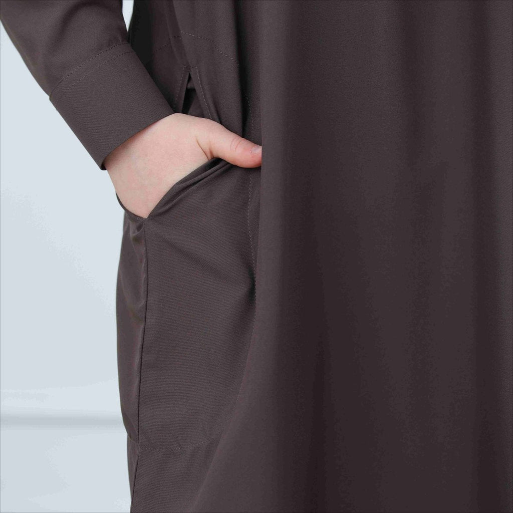 Boys' Classic Thobe with Collar & Pockets(MKB024)