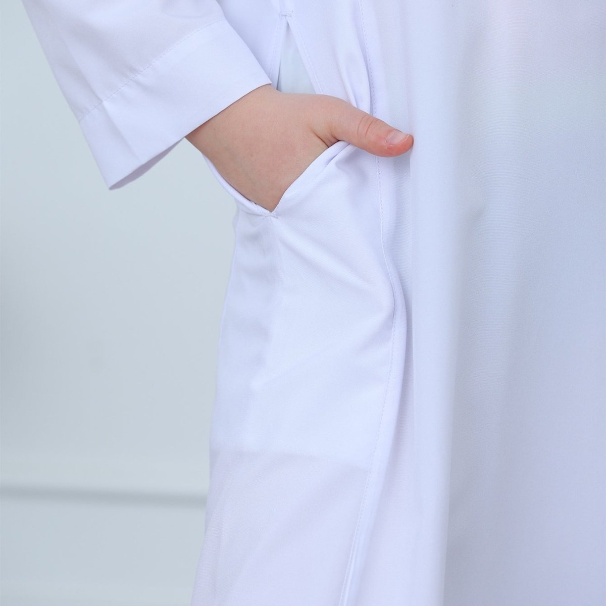 Boys' Classic White Thobe with Stand Collar(MKB027)