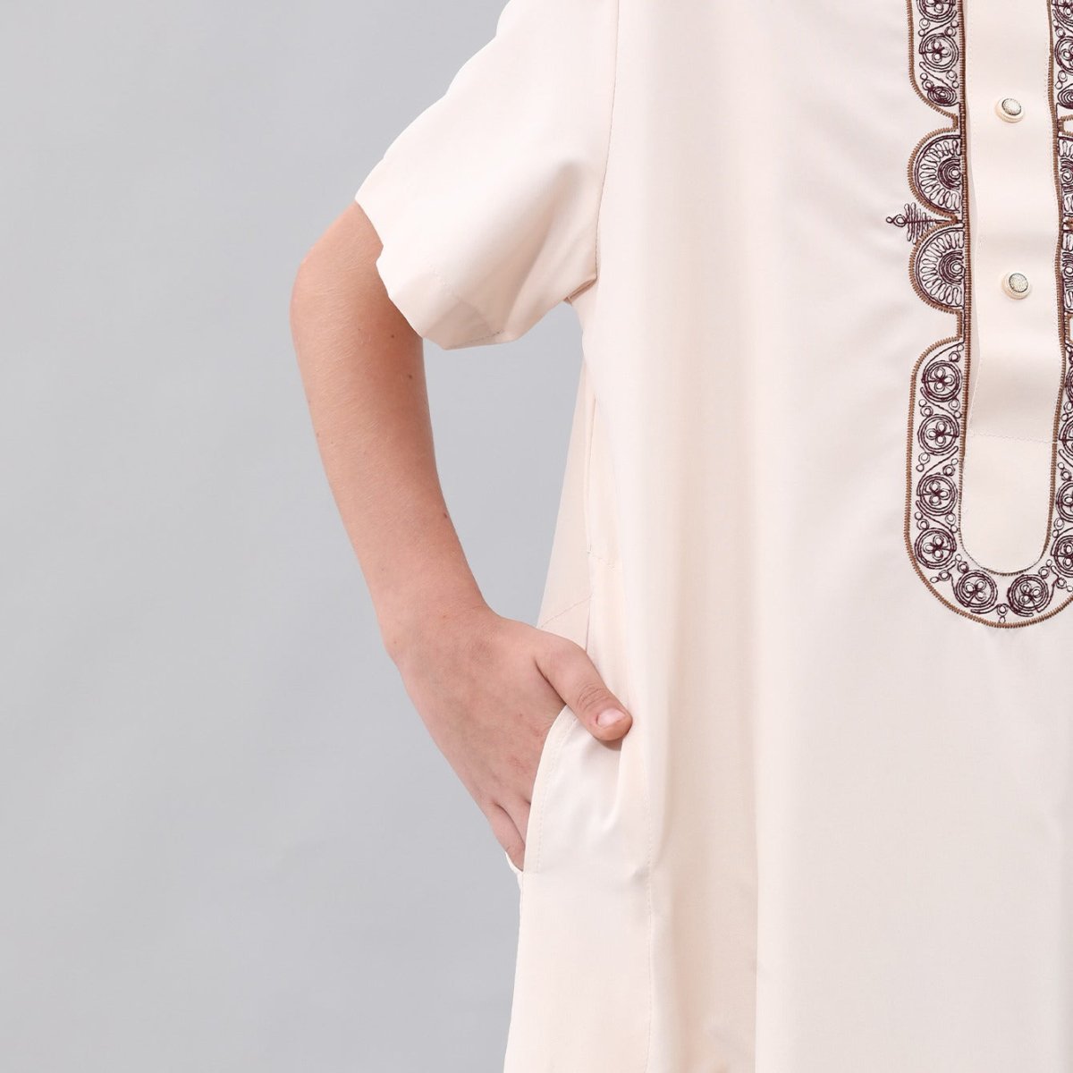 Boys' Embroidered Thobe with Chest Pocket(MKB026)
