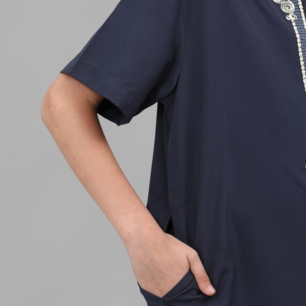 Boys' Embroidered Thobe with Ornate Neckline(MKB036)