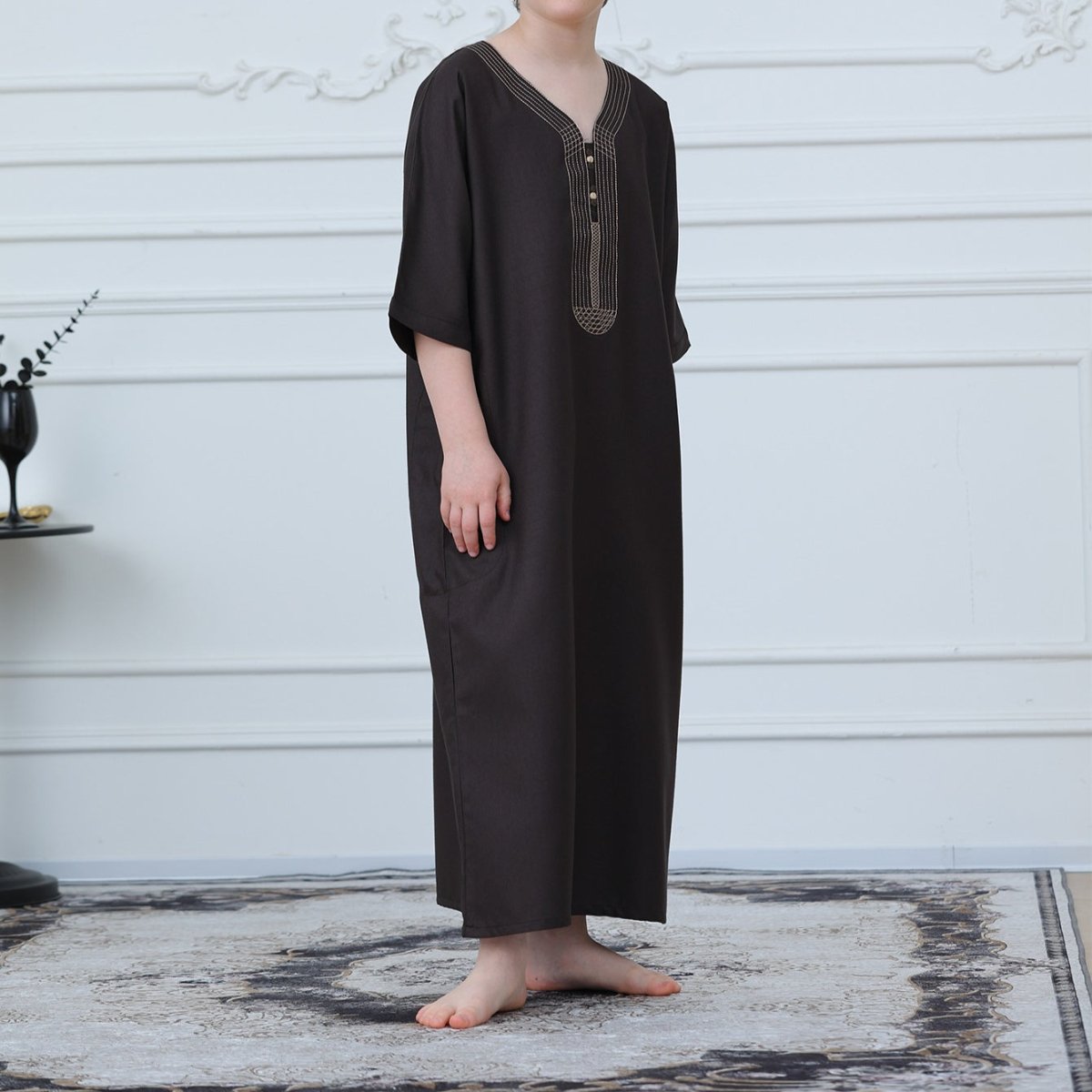 Boys' Embroidered Thobe with Pockets(MKB023)
