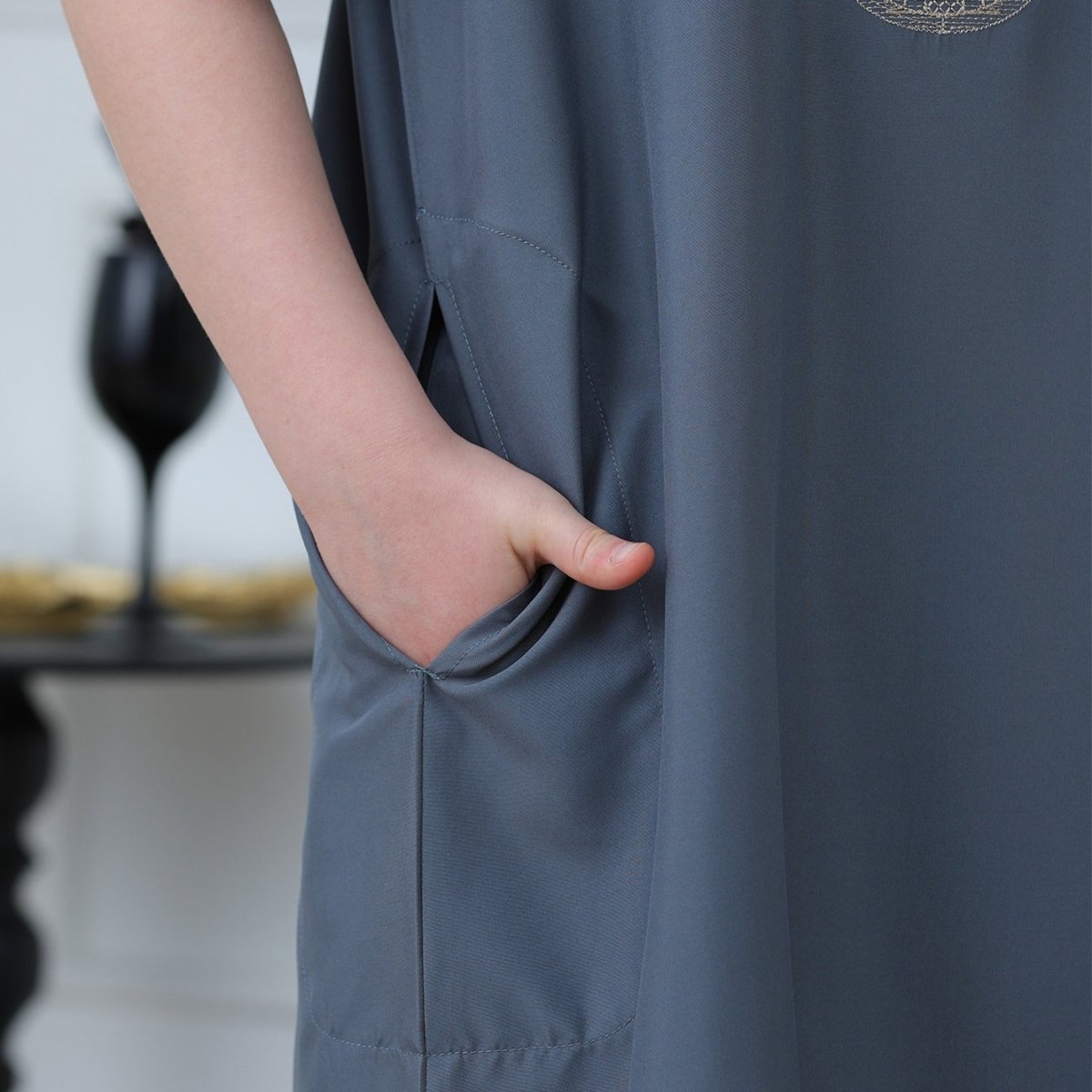 Boys' Embroidered Thobe with Side Pockets(MKB029)