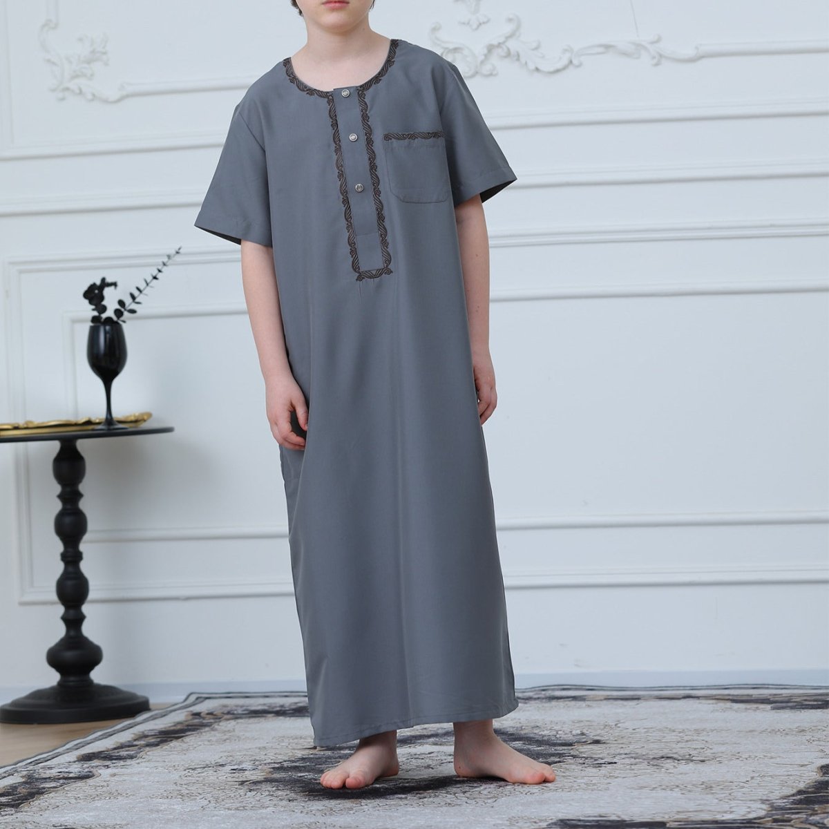 Boys' Embroidered Thobe with Side Pockets(MKB031)