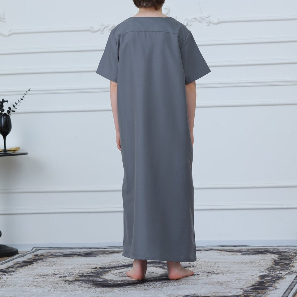 Boys' Embroidered Thobe with Side Pockets(MKB031)