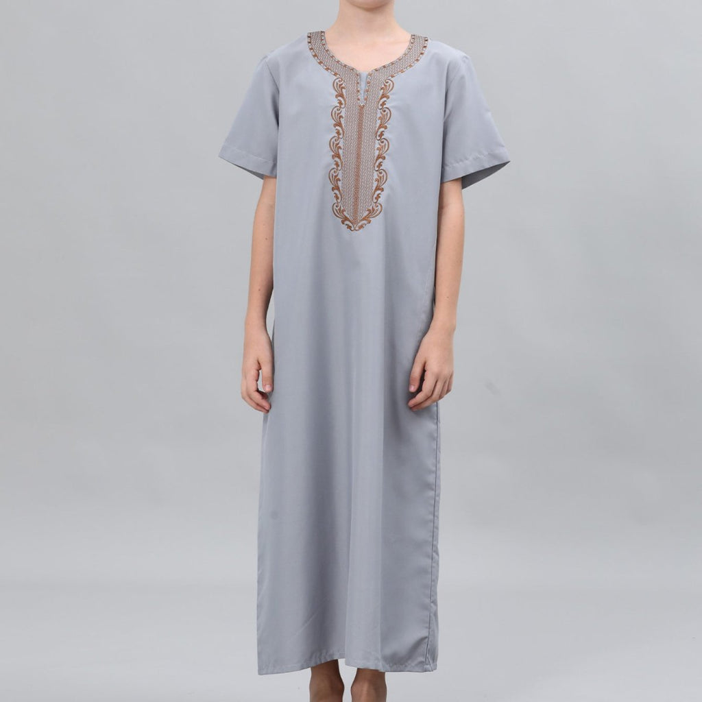 Boys' Embroidered Thobe with Side Pockets(MKB035)