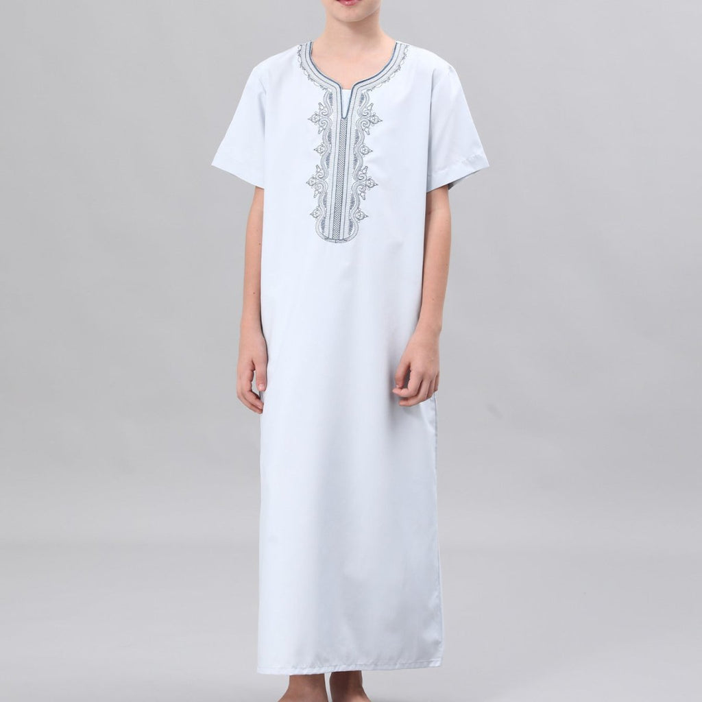 Boys' Embroidered Thobe with Side Pockets(MKB035)