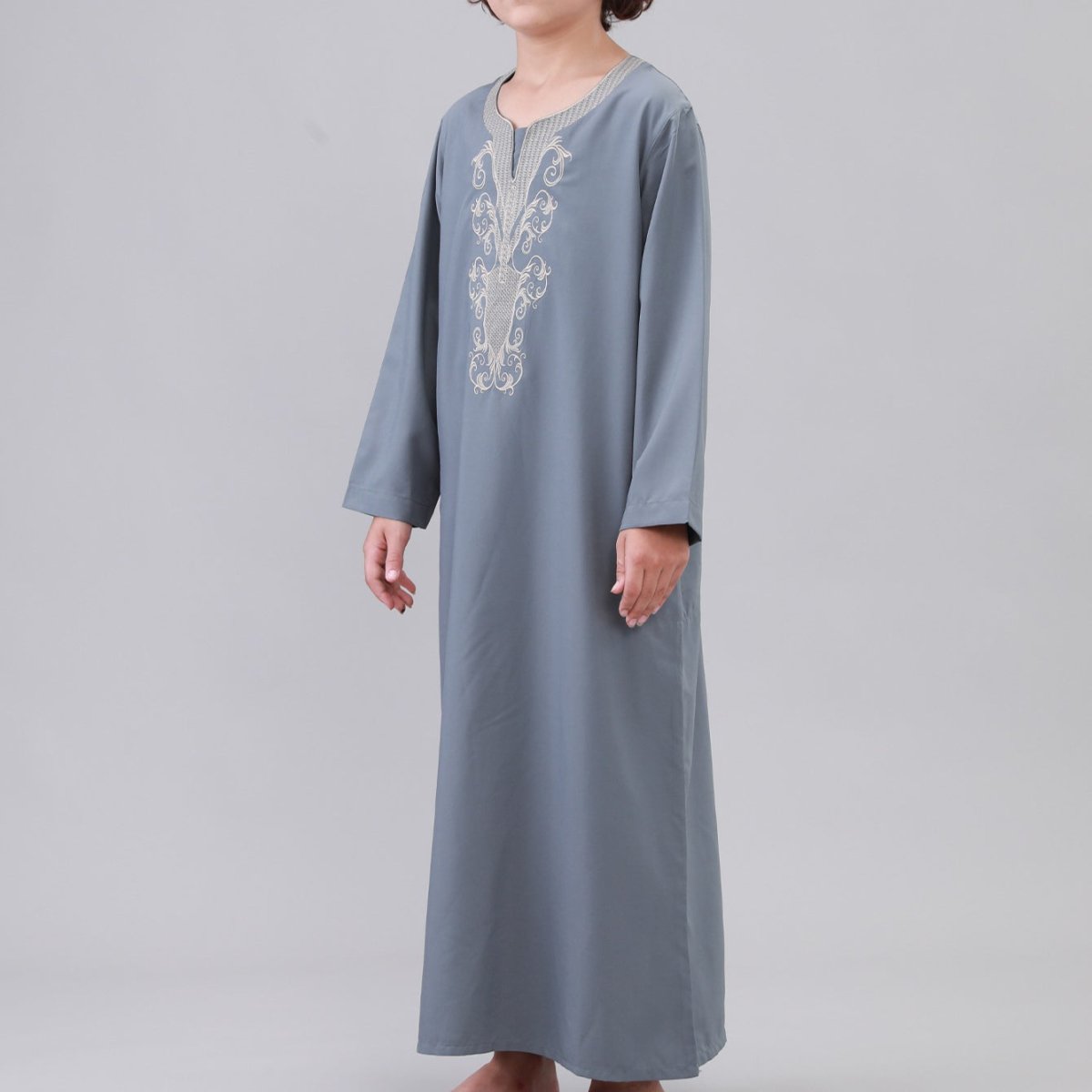Boys' Embroidered Thobe with Side Pockets(MKB035)