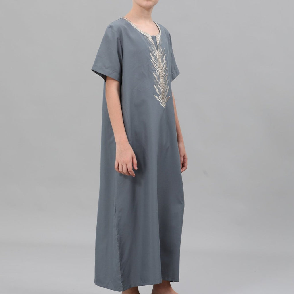 Boys' Embroidered Thobe with Side Pockets(MKB035)