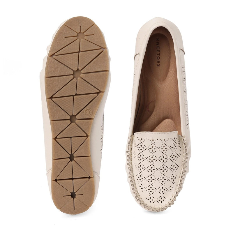 Aveline - Cream Loafers