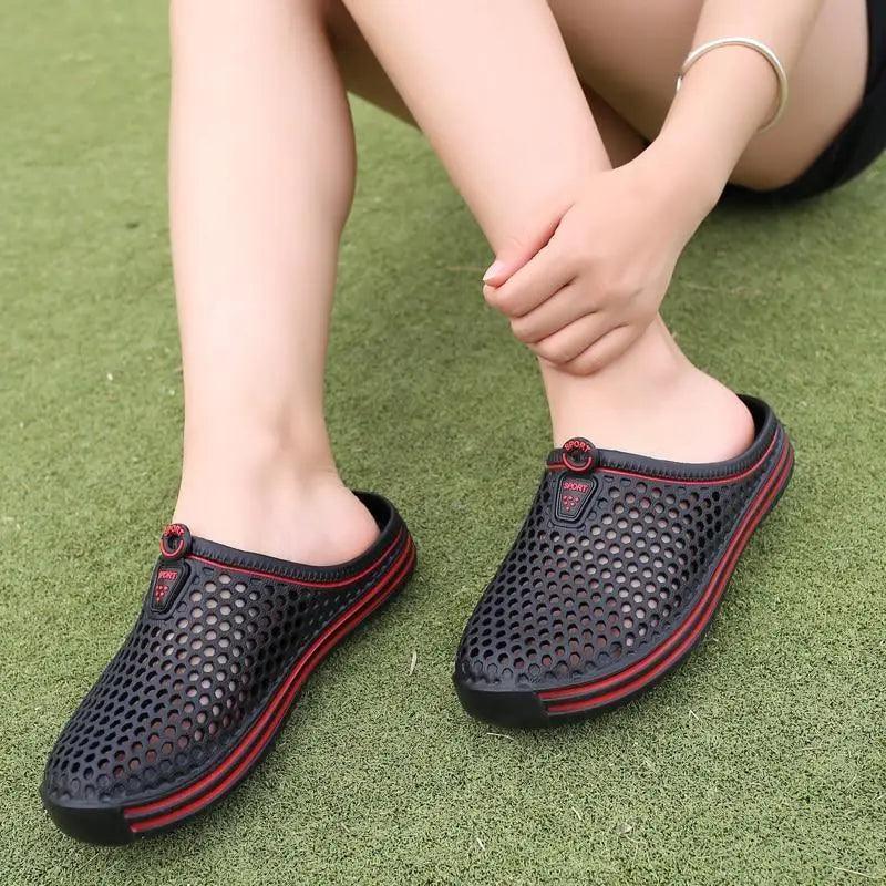Classic Women Shoes Beach Closed Toe Slippers Unisex Hollow Out Casual Couple Flip Flops Garden Clogs  Non-slide Men And Women Slippers