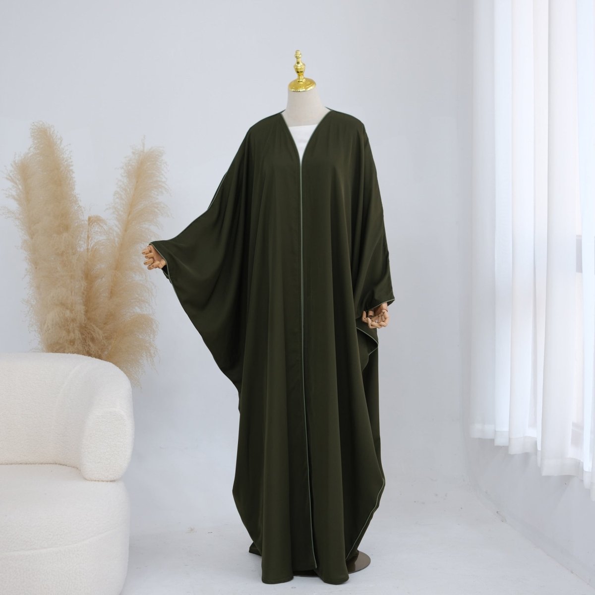 Contrast Piped Batwing Open Abaya(MOA325)