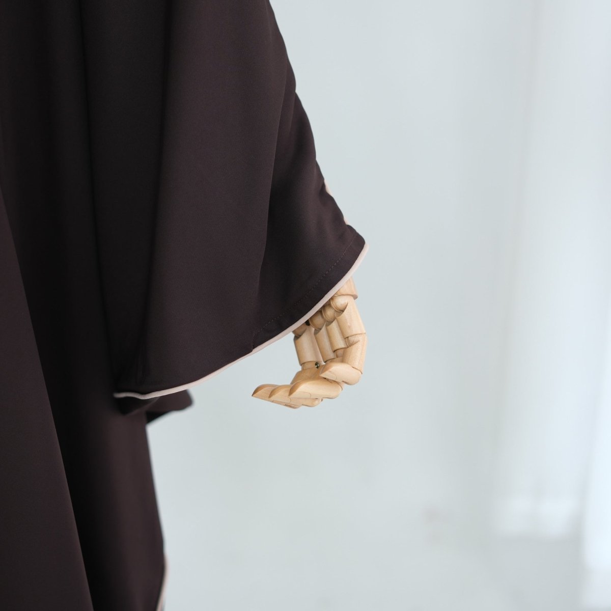 Contrast Piped Batwing Open Abaya(MOA325)