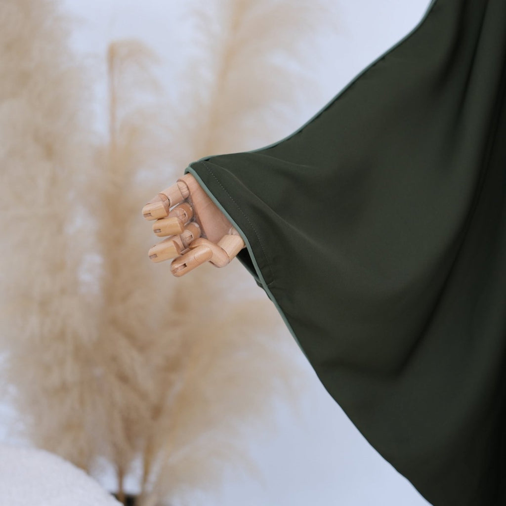 Contrast Piped Batwing Open Abaya(MOA325)