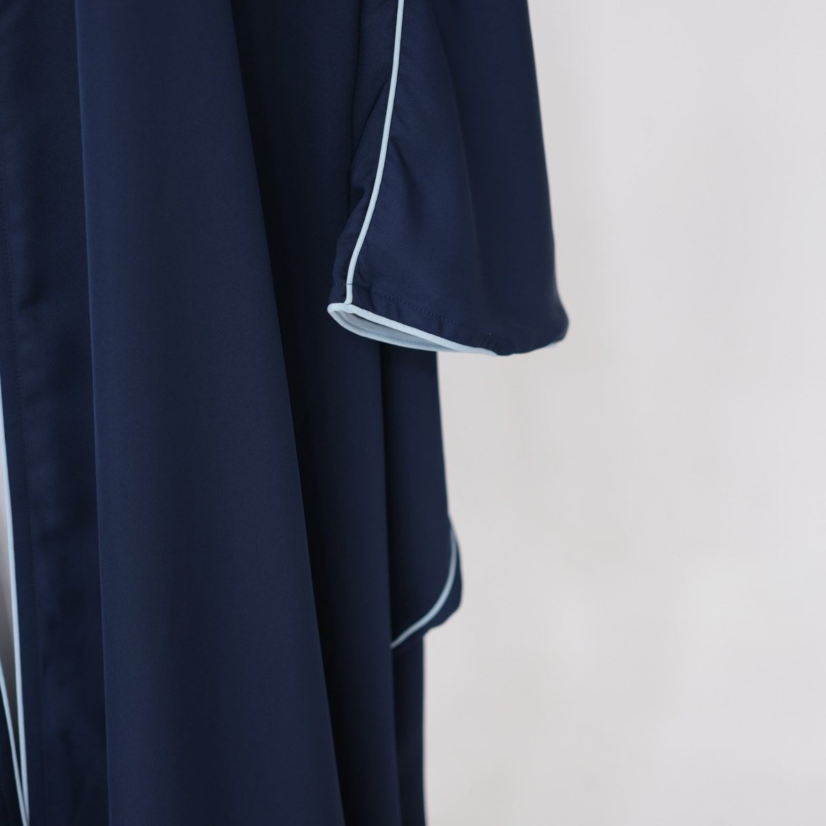 Contrast Piped Batwing Open Abaya(MOA325)