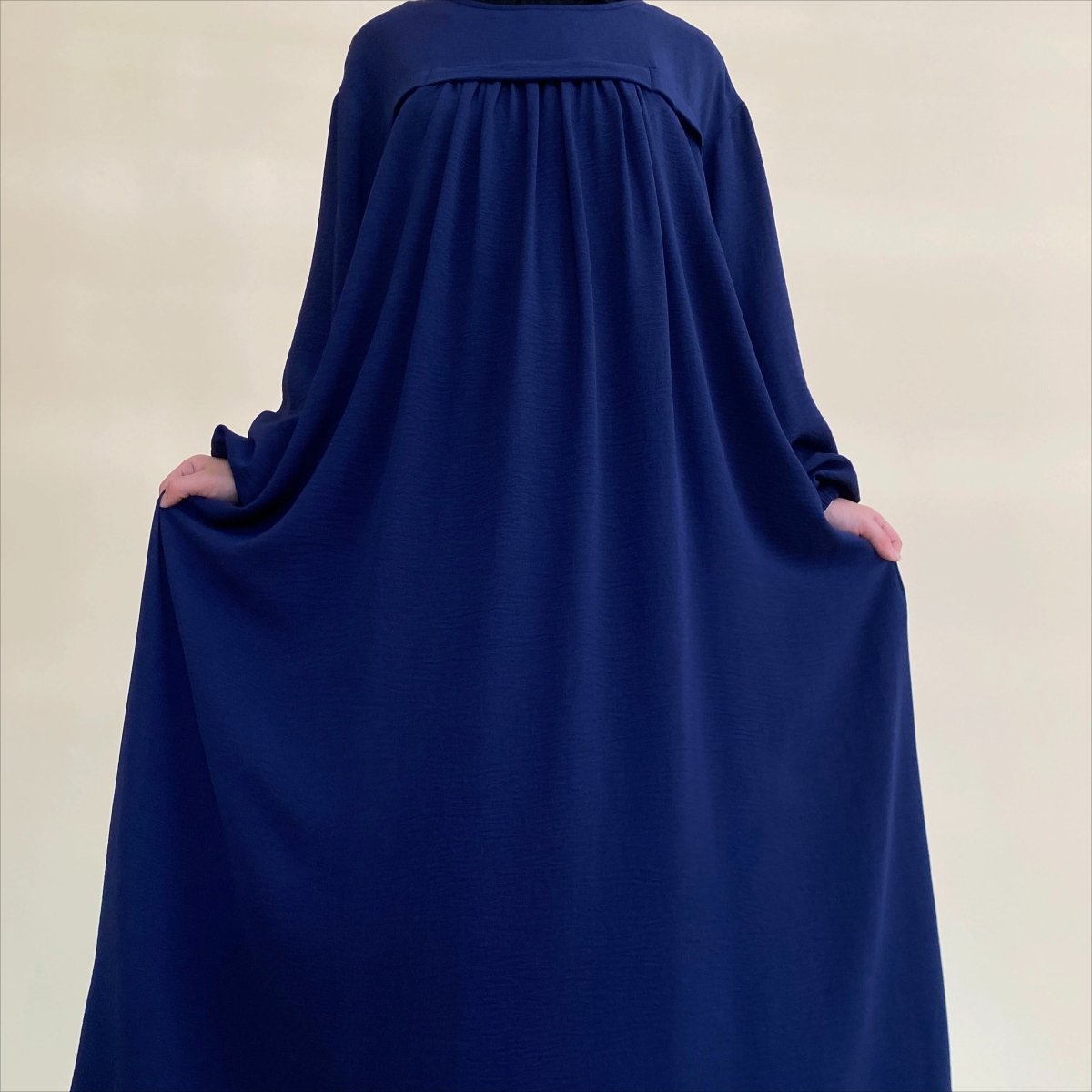 Crepe Abaya with Secure Pockets for Umrah VIP Exclusive Access (MAVIP386)