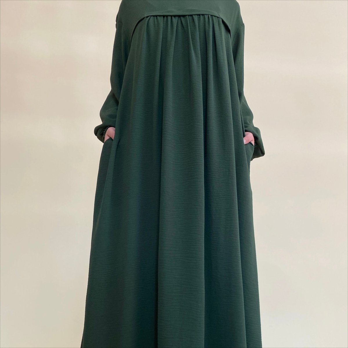 Crepe Abaya with Secure Pockets for Umrah VIP Exclusive Access (MAVIP386)