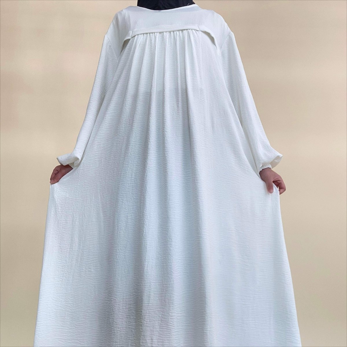 Crepe Abaya with Secure Pockets for Umrah VIP Exclusive Access (MAVIP386)