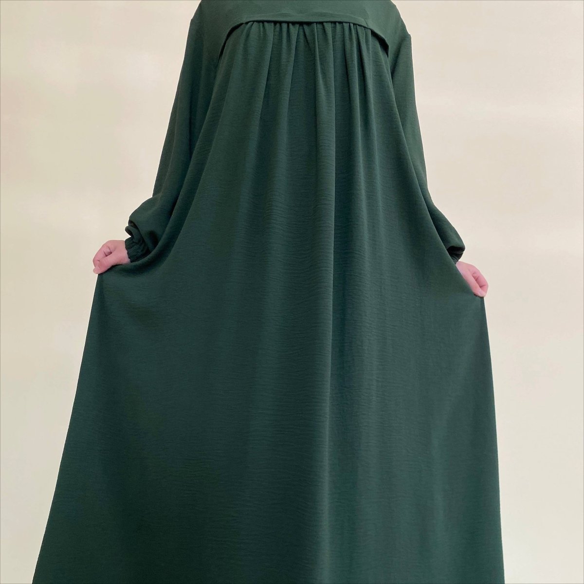 Crepe Abaya with Secure Pockets for Umrah VIP Exclusive Access (MAVIP386)