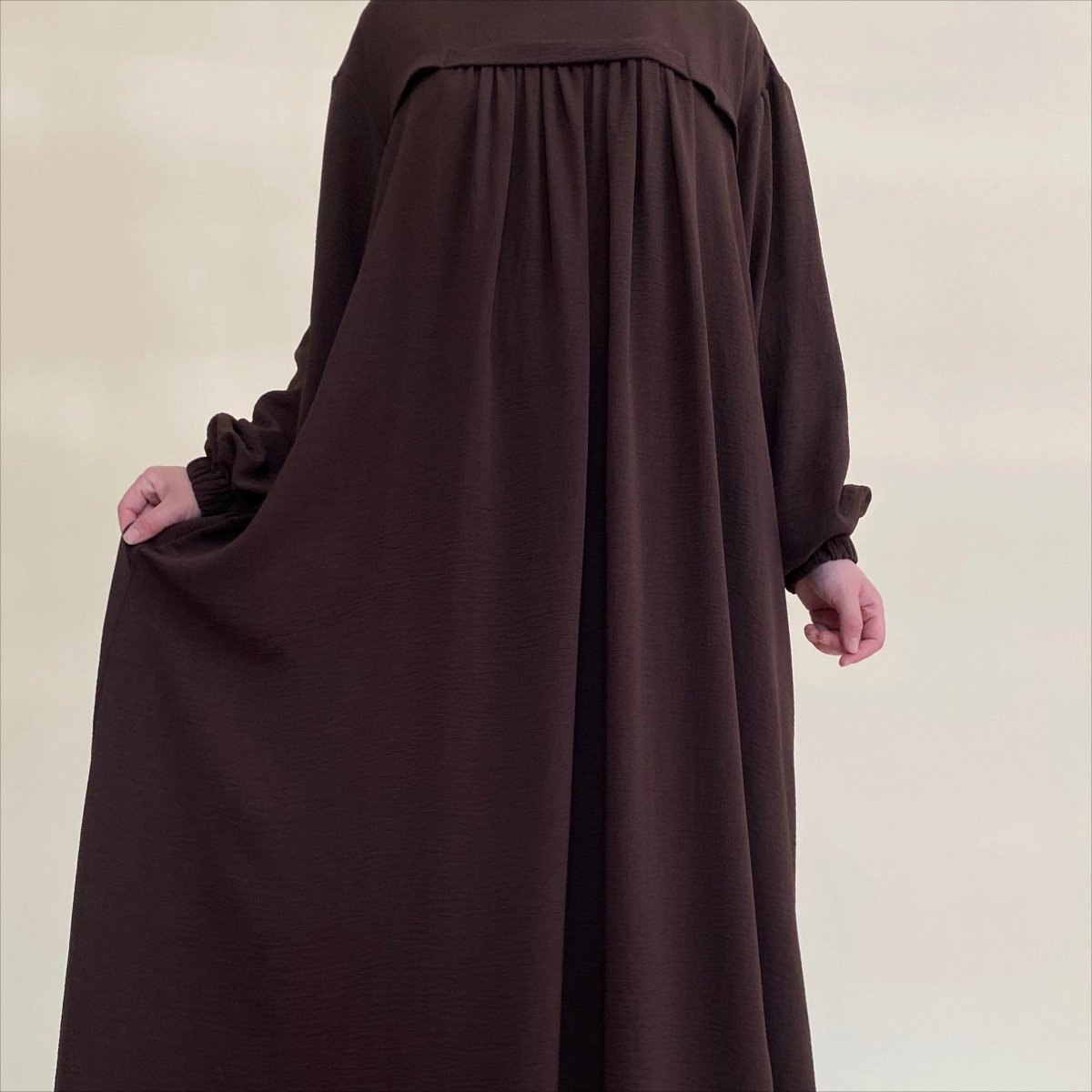 Crepe Abaya with Secure Pockets for Umrah VIP Exclusive Access (MAVIP386)