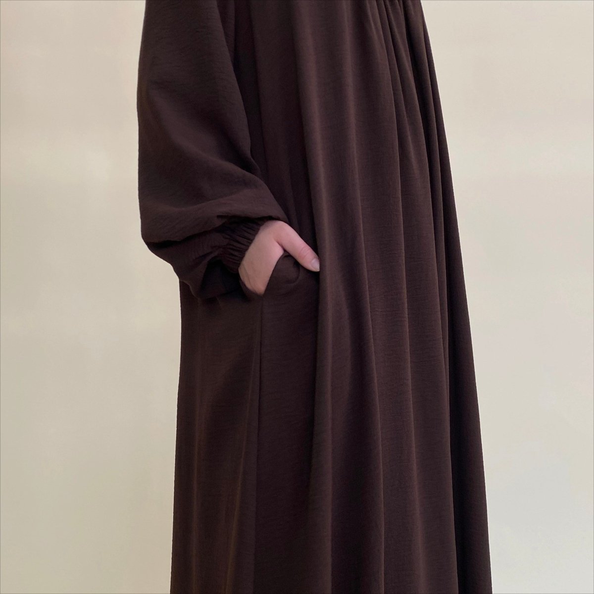 Crepe Abaya with Secure Pockets for Umrah VIP Exclusive Access (MAVIP386)