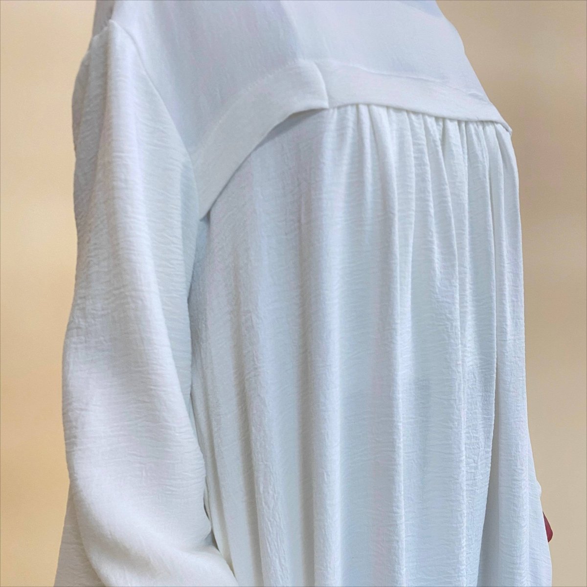 Crepe Abaya with Secure Pockets for Umrah VIP Exclusive Access (MAVIP386)