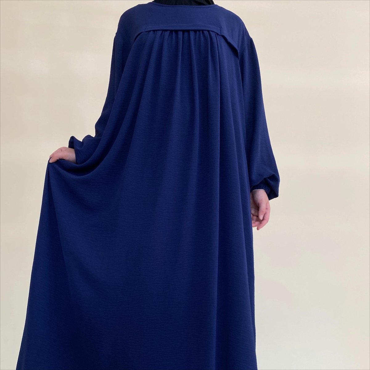 Crepe Abaya with Secure Pockets for Umrah VIP Exclusive Access (MAVIP386)