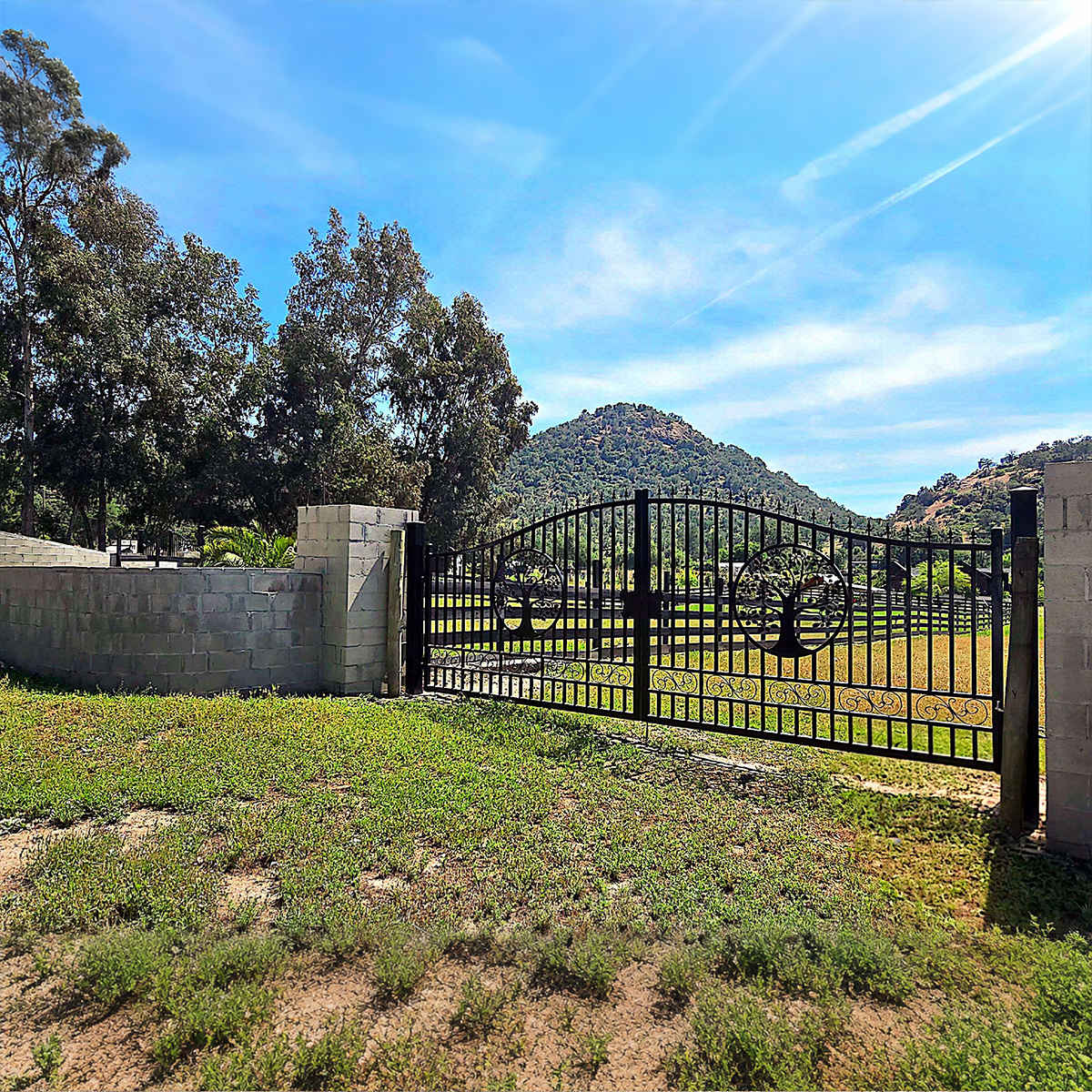 20x8 ft Steel Dual Swing Driveway Gate