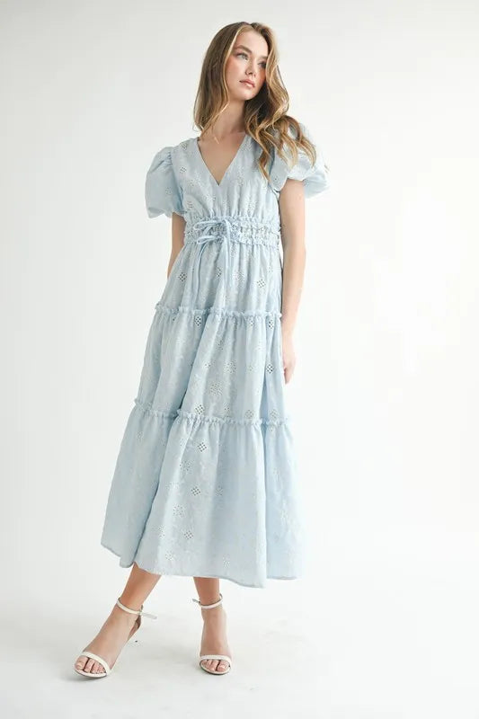 Eyelet Lace Puff Sleeve V Neck Midi Dress For Women – Elegant Fluttering Eyelet Lace Midi Dress, Puff Sleeve Detail, Timeless V Neck Design, Sophisticated Summer Dress