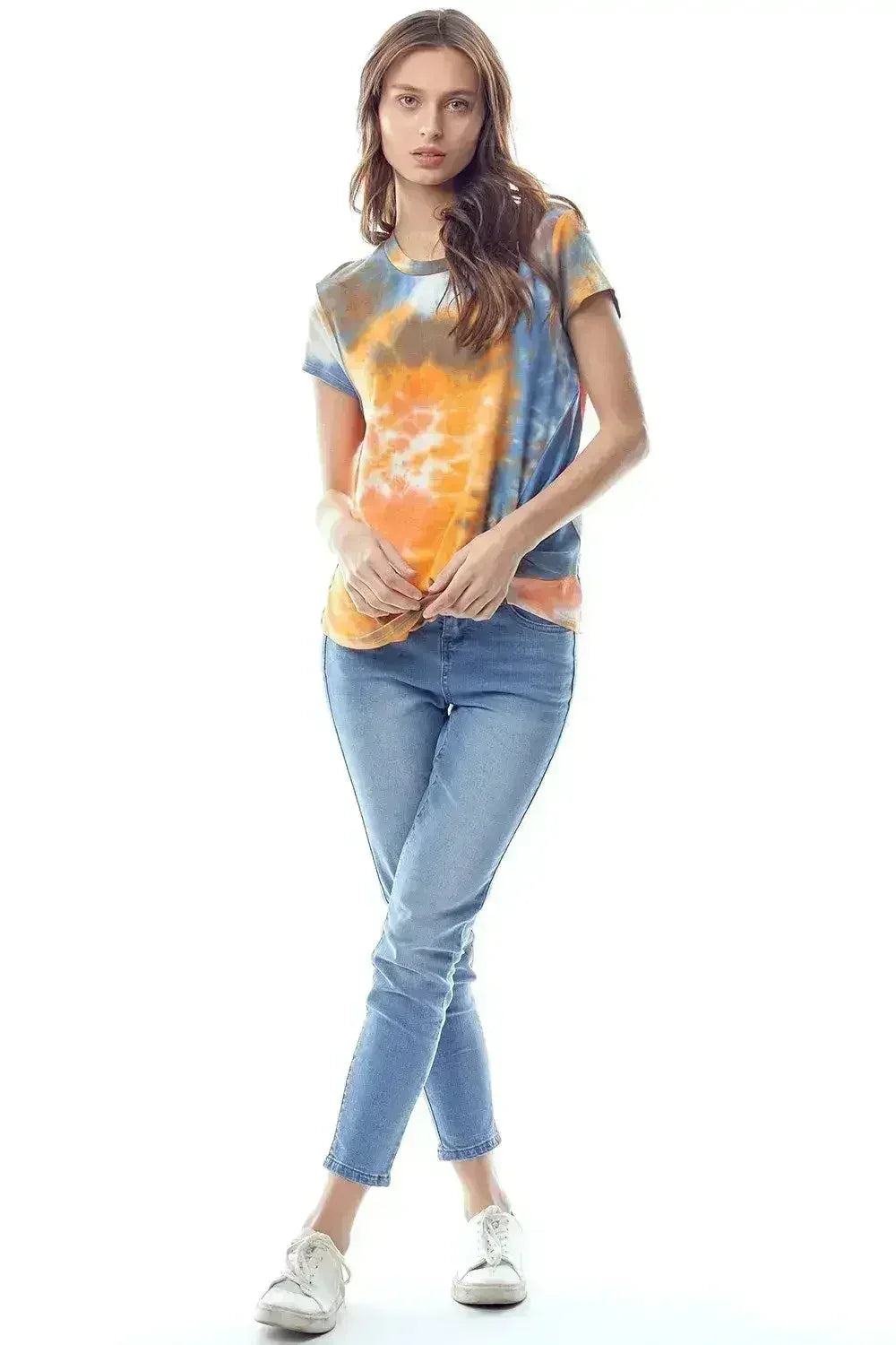 Tie-Dye Twist Front Top – Trendy Crew Neck Tee with Unique Hem | Femstylo