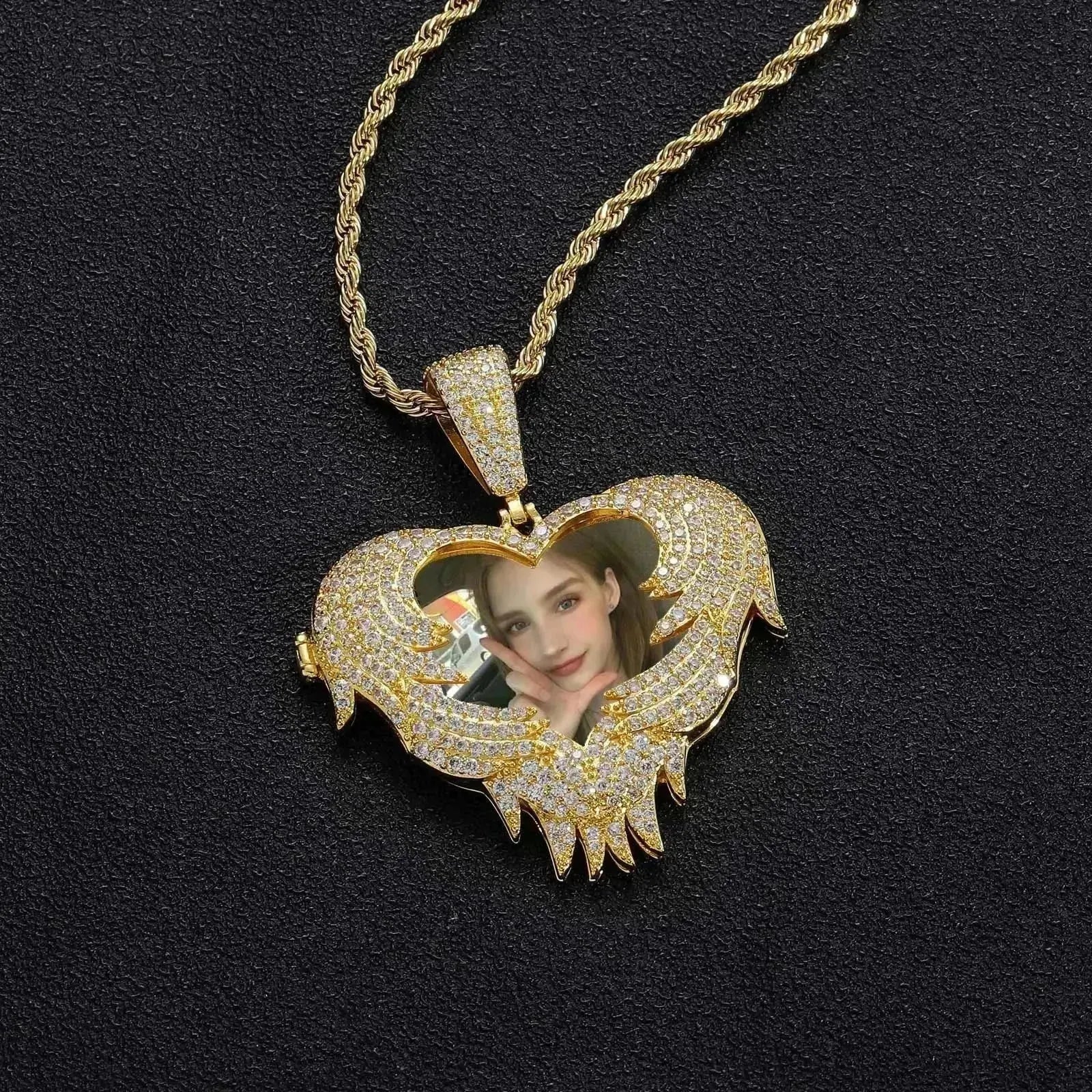 LoveShell™ – Custom Clamshell Heart Photo Pendant | Iced Out Zircon