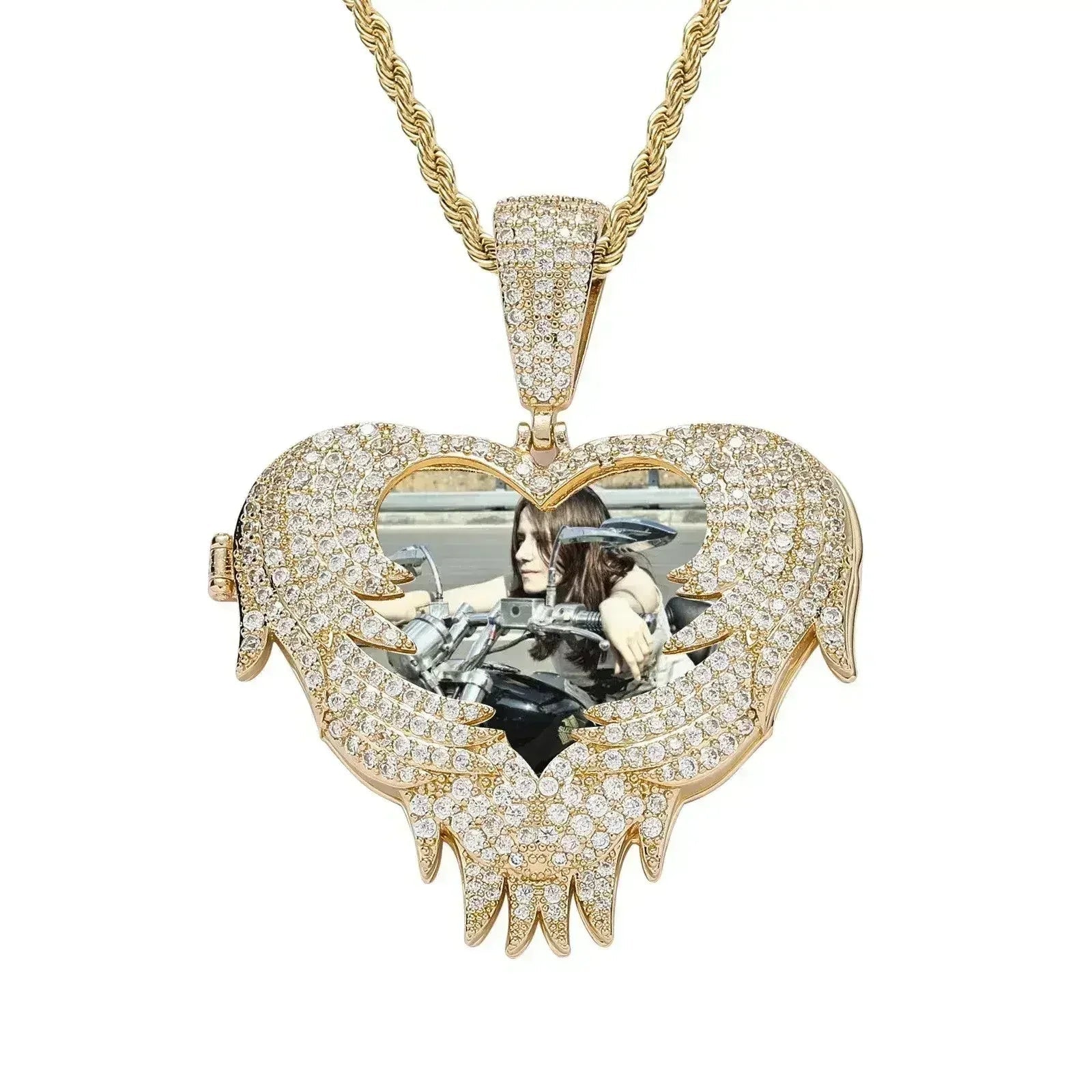 LoveShell™ – Custom Clamshell Heart Photo Pendant | Iced Out Zircon