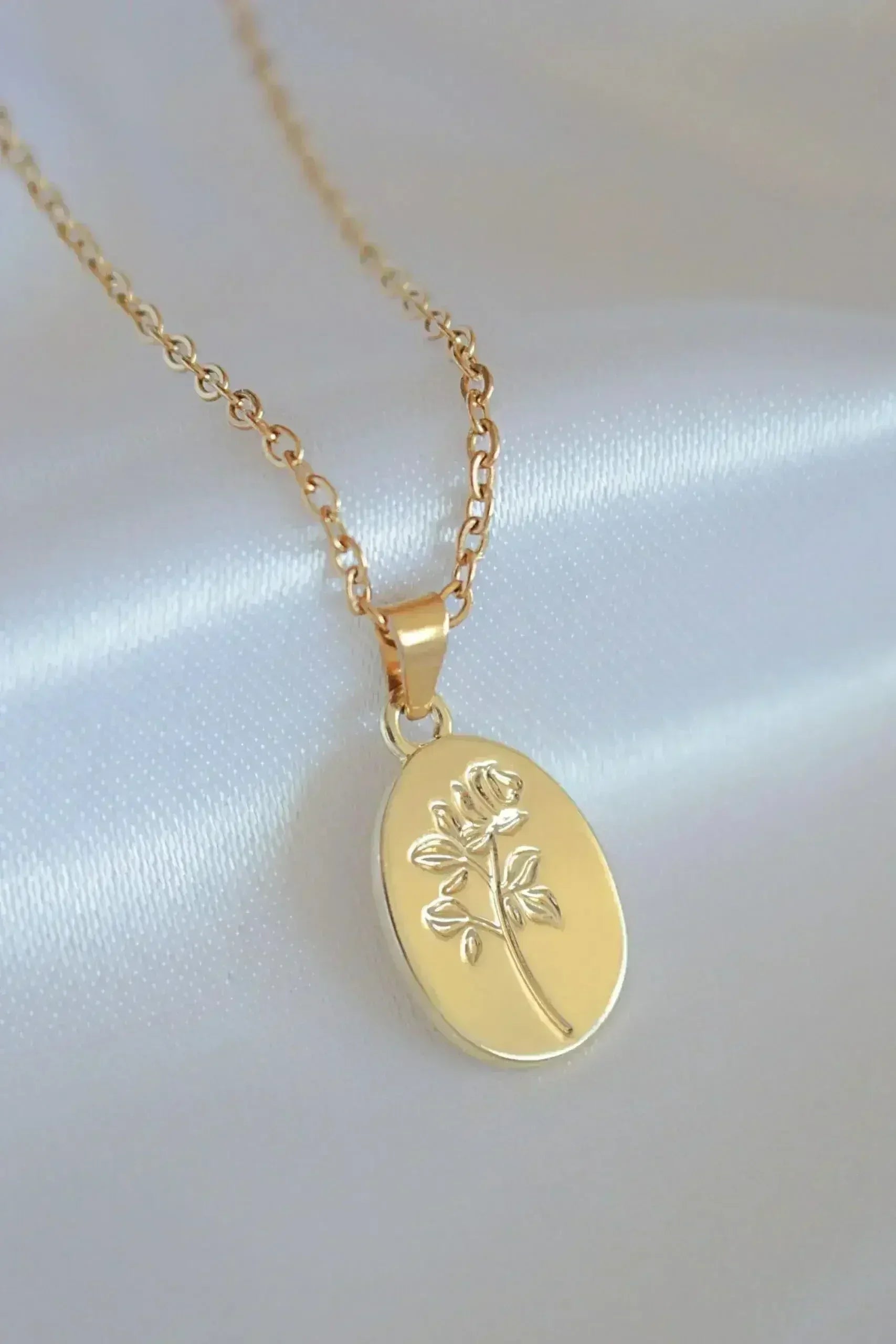 “Bouquet de Roses” 24K Classy Floral Necklace