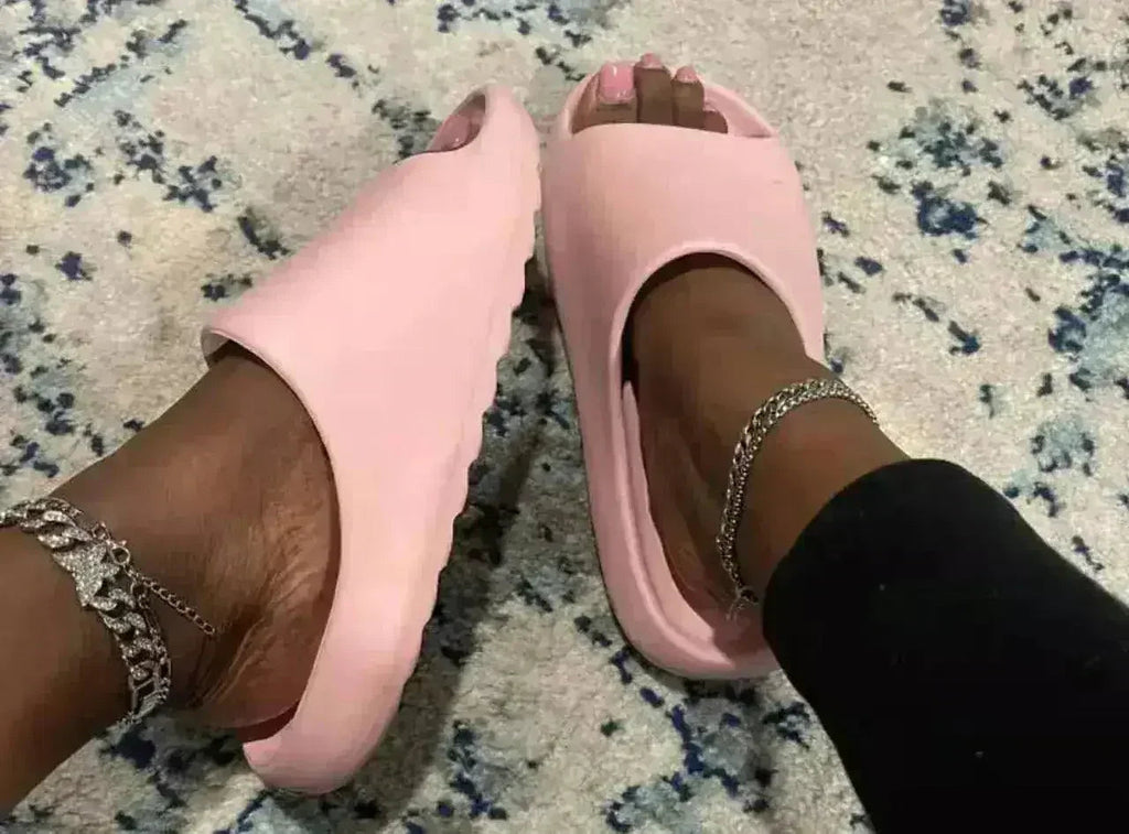 Cloud Pillow Slippers – Pink Platform Slides for Women | Non-Slip & Comfy