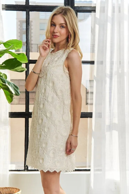 Applique Round Neck Sleeveless Shift Dress For Summer – Classy, Sophisticated, Fashionable, Flattering, Stylish, Timeless Elegance