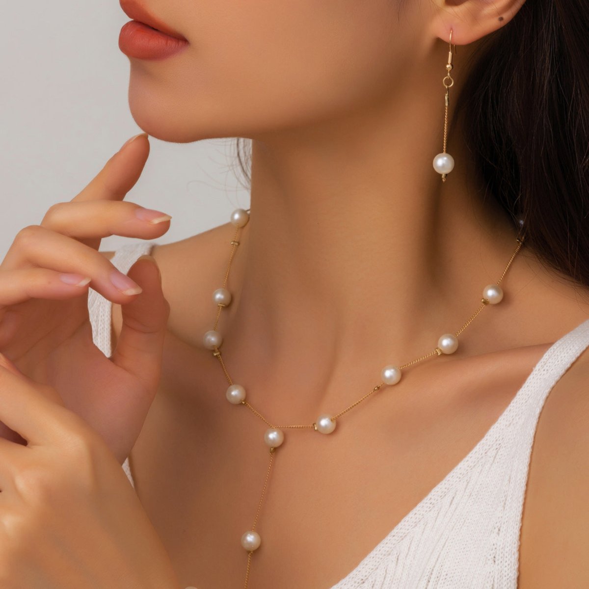 Elegance Pearl Earrings & Necklace Ensemble (MAC313)
