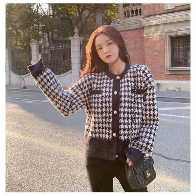 Elegance Short Sweater Cardigan Jacket For Women Modern Imitation Mink Fleece Knitwear Tops Vintage O-neck Knitted Coats
