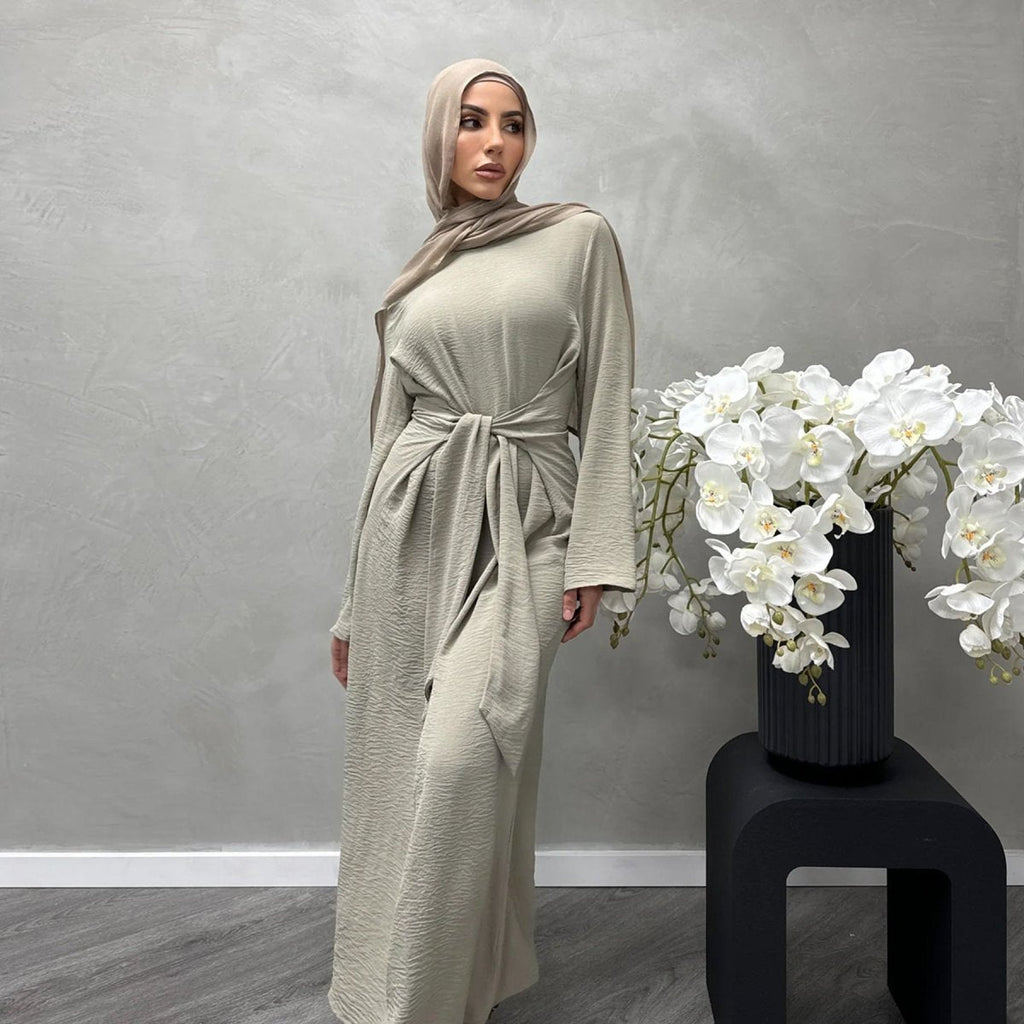 Elegant Lace-up Slim Fit Crepe Abaya (MA136)