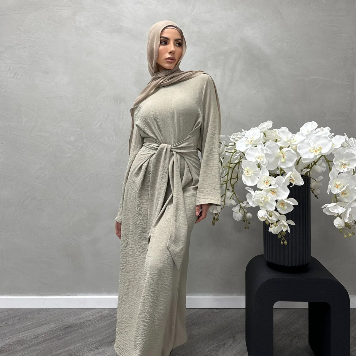 Elegant Lace-up Slim Fit Crepe Abaya (MA136)
