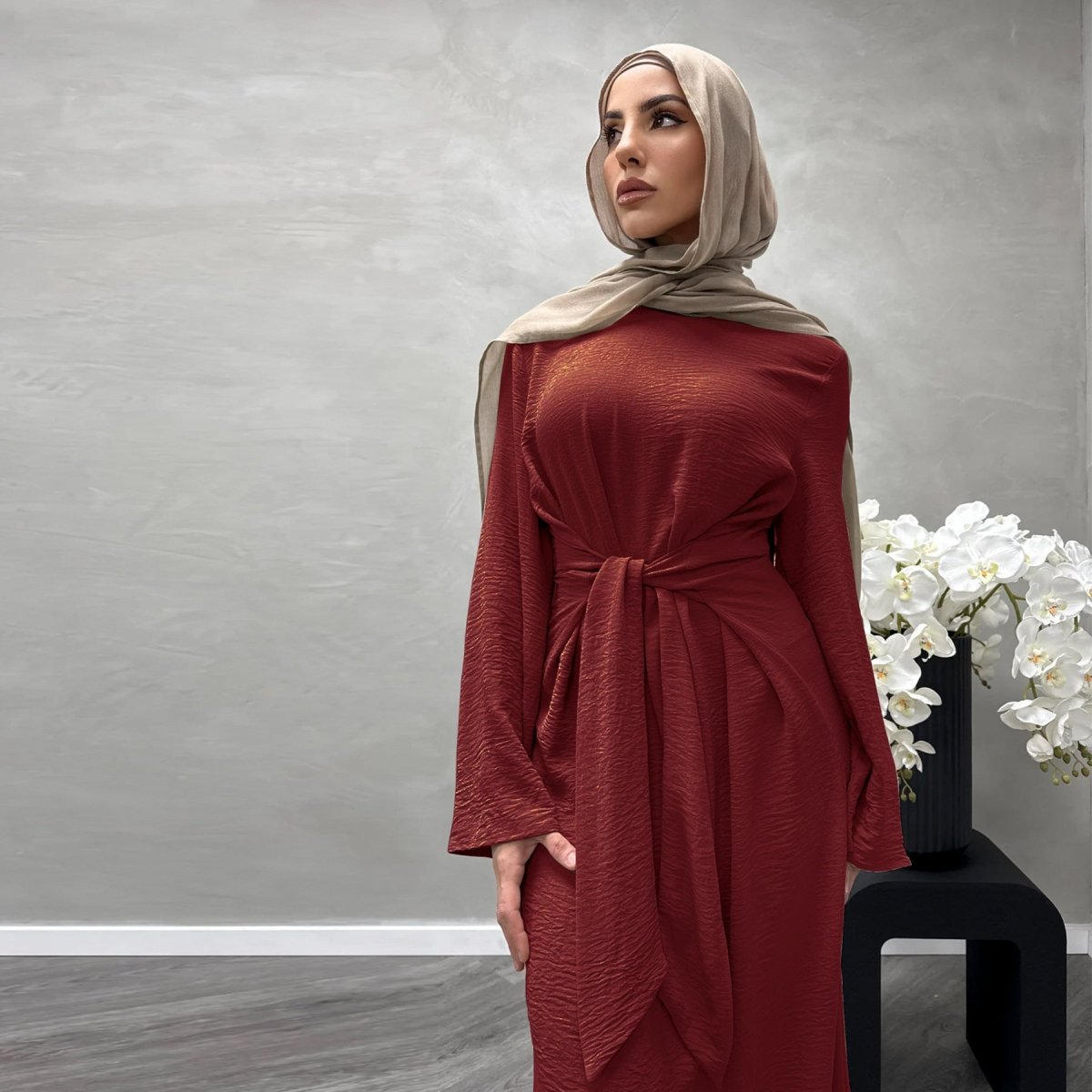 Elegant Lace-up Slim Fit Crepe Abaya (MA136)