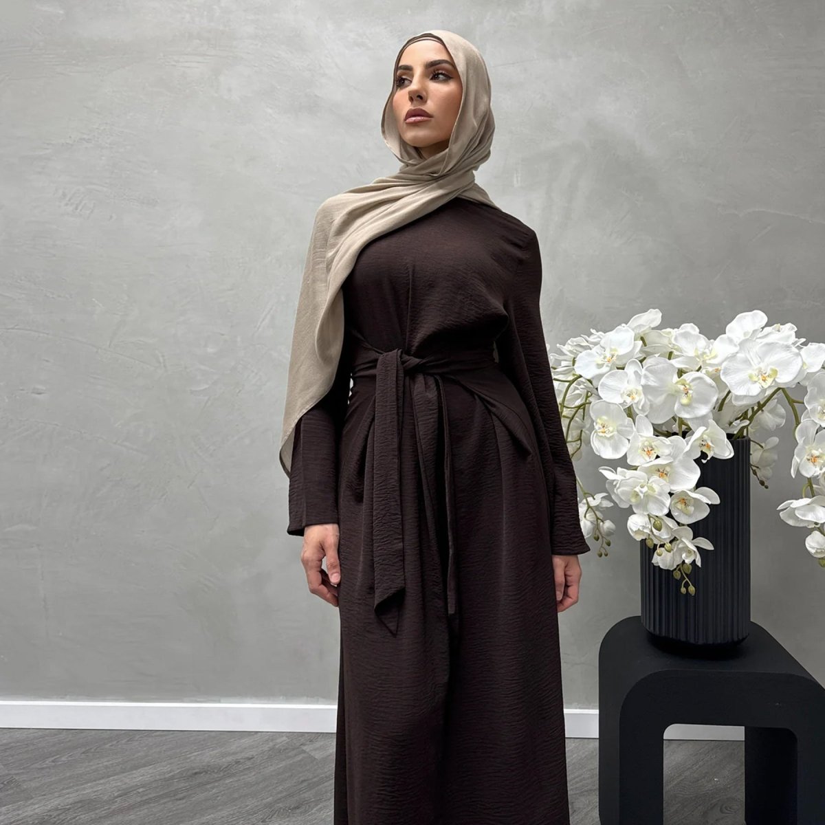 Elegant Lace-up Slim Fit Crepe Abaya (MA136)
