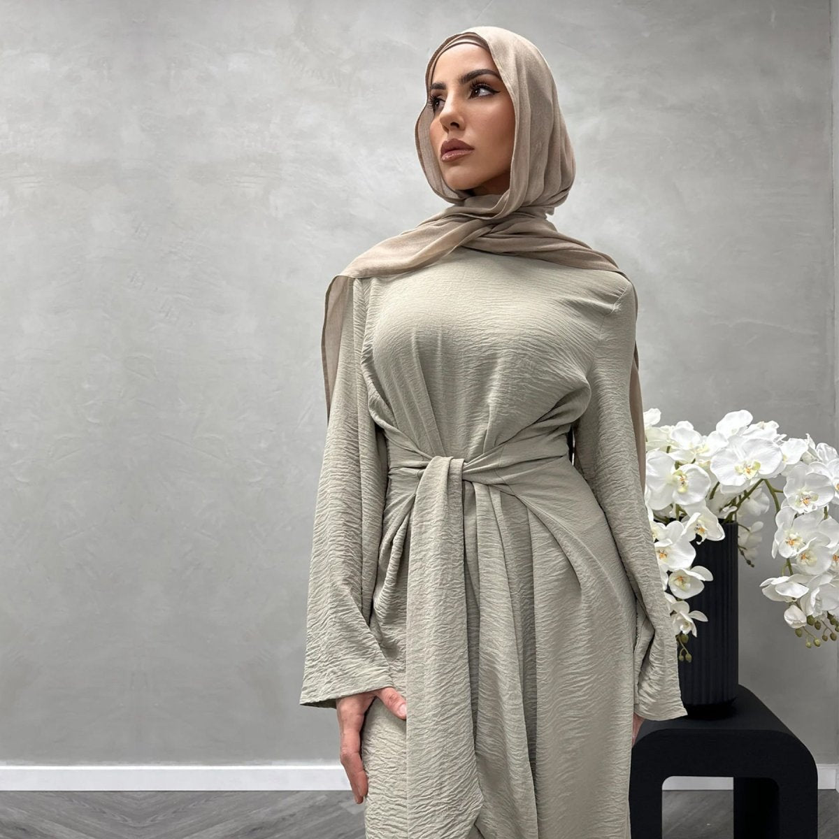 Elegant Lace-up Slim Fit Crepe Abaya (MA136)