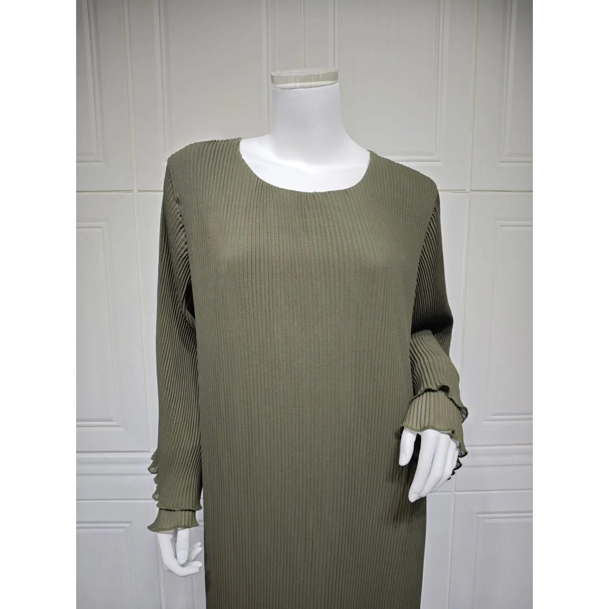 Elegant Muslim Women's Pleated Chiffon Pullover Robe Dress Modest Solid Color Abaya with Flared Sleeves (MA176)