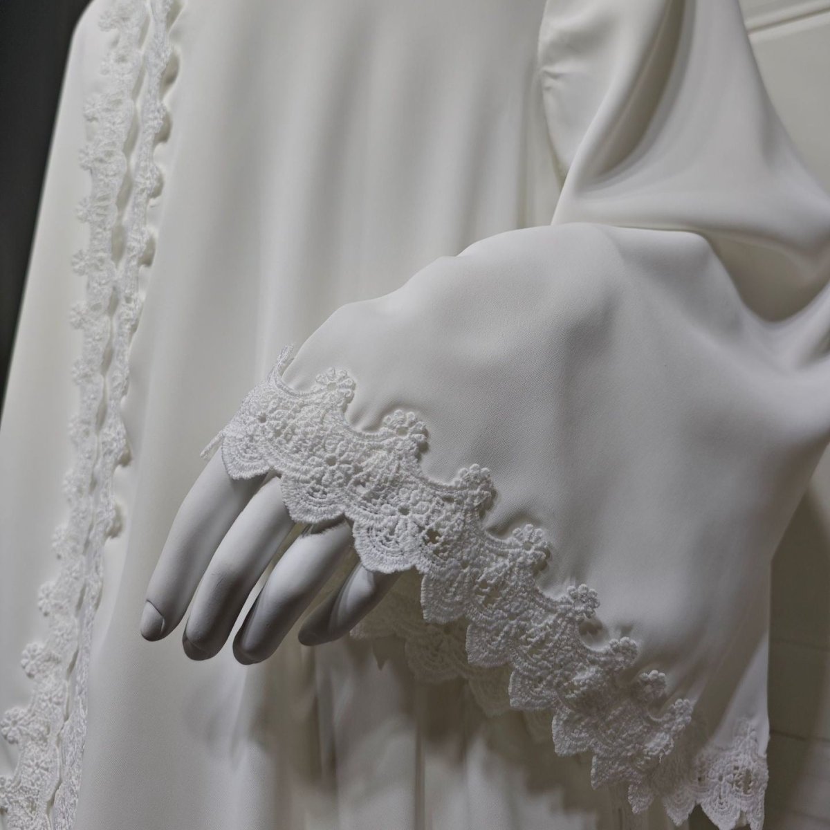 Elegant Prayer Dress with Floral Lace Detail (MOA285)