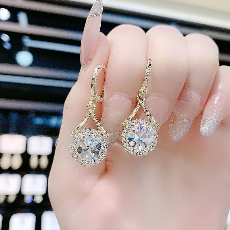 Elegant Sparkling Dangle  Rhinestone Earrings (MAC324)