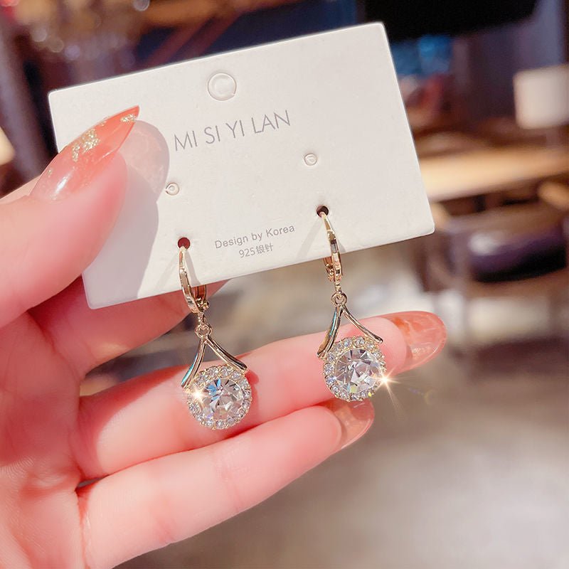 Elegant Sparkling Dangle  Rhinestone Earrings (MAC324)