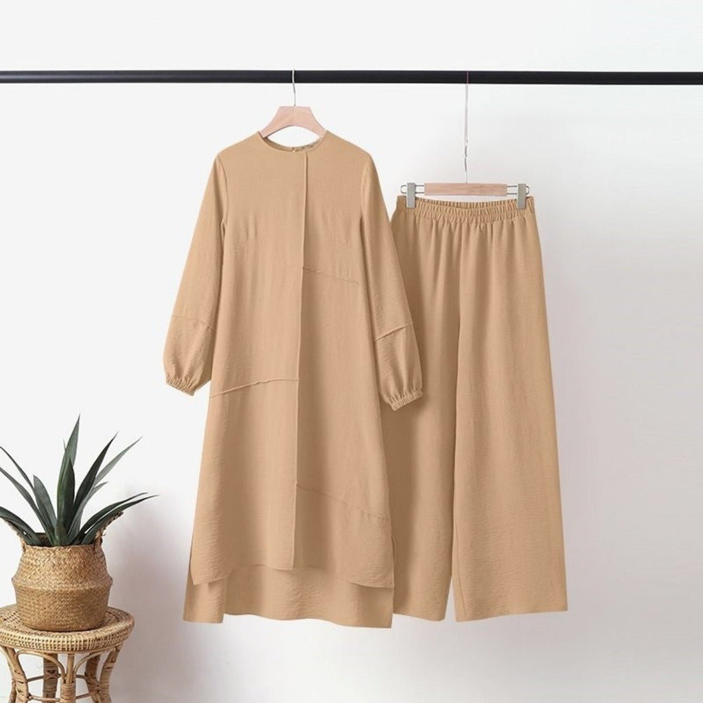 Elegant Sportswear Two-Piece Set | Modest Muslim Athleisure Bubble Sleeve Top & Wide Leg Pants (MS101)