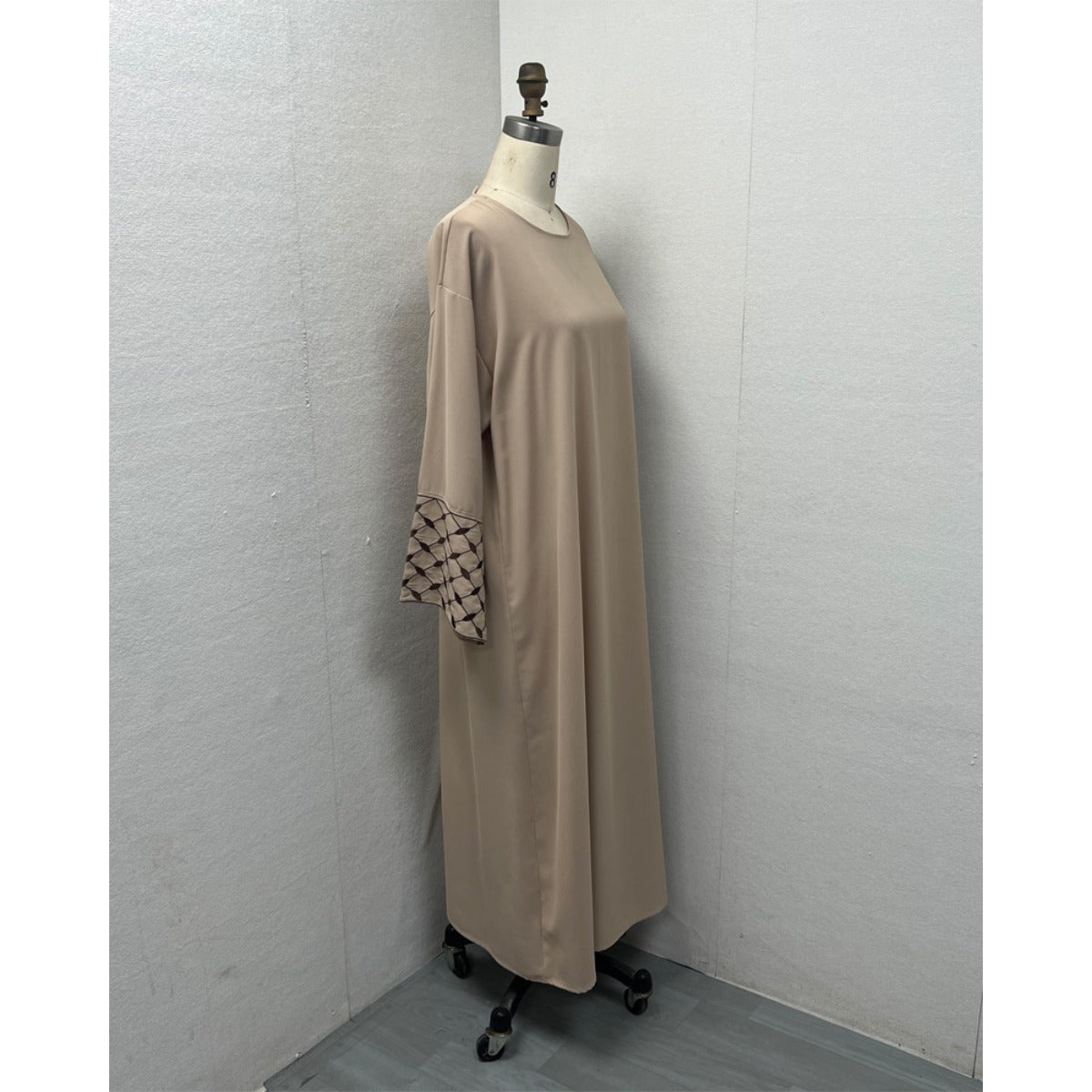 Embroidered Pattern Abaya Robe Dress - Modest Muslim Long Sleeve Maxi with Detachable Belt(MA272)