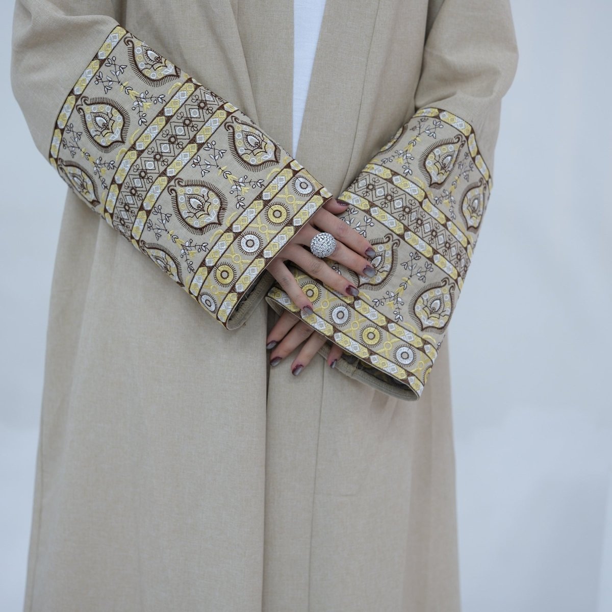 Exquisite Embroidery Set Open Abaya (MOA039)