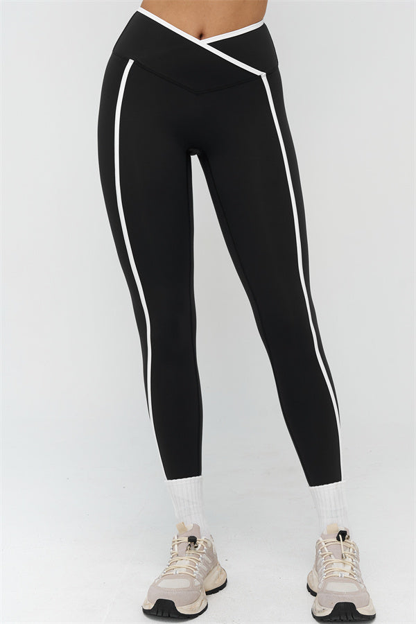 The Crave Contrast Sports Bra Leggings 2-Piece Set